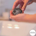 Ben & Anna Shampooing solide nourrissant pour cheveux et corps 2en1 - Magie de l'Orient (60 g)