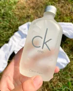 CK One eau de toilette unisexe 20 ml