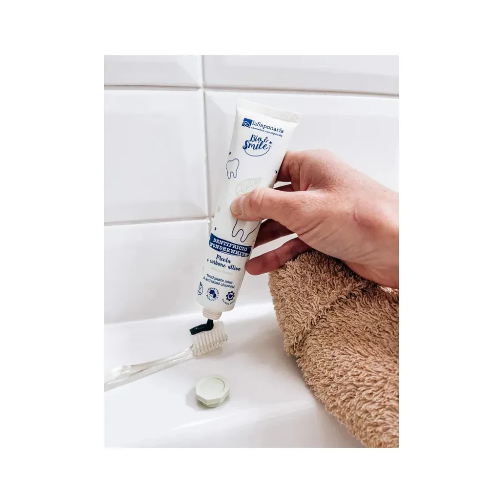 laSaponaria Dentifrice blanchissant WonderWhite - menthe et charbon actif BIO (75 ml)