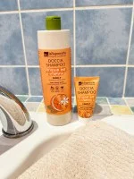laSaponaria Gel douche et shampooing 2 en 1 à l'orange bio et à la vitamine C pour toute la famille 30 ml - au parfum doux et tonifiant