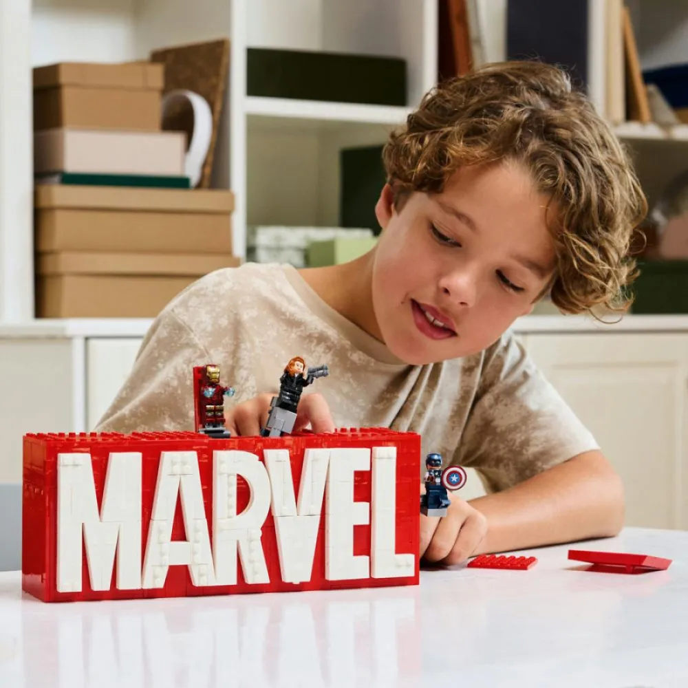 Marvel 76313 Logo MARVEL et minifigurines