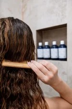 Officina Naturae Après-shampooing pour cuir chevelu très sensible Ultra Delicato (250 ml) - convient également aux personnes atteintes de MCS