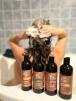 Tierra Verde Shampooing à l’ortie parfumé aux herbes 300 ml - pour cheveux gras