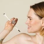 Uoga Uoga Pommade à sourcils crémeuse (2,5 ml) 792 Forest Path - Brun foncé - 3 teintes pour des sourcils visiblement plus fournis
