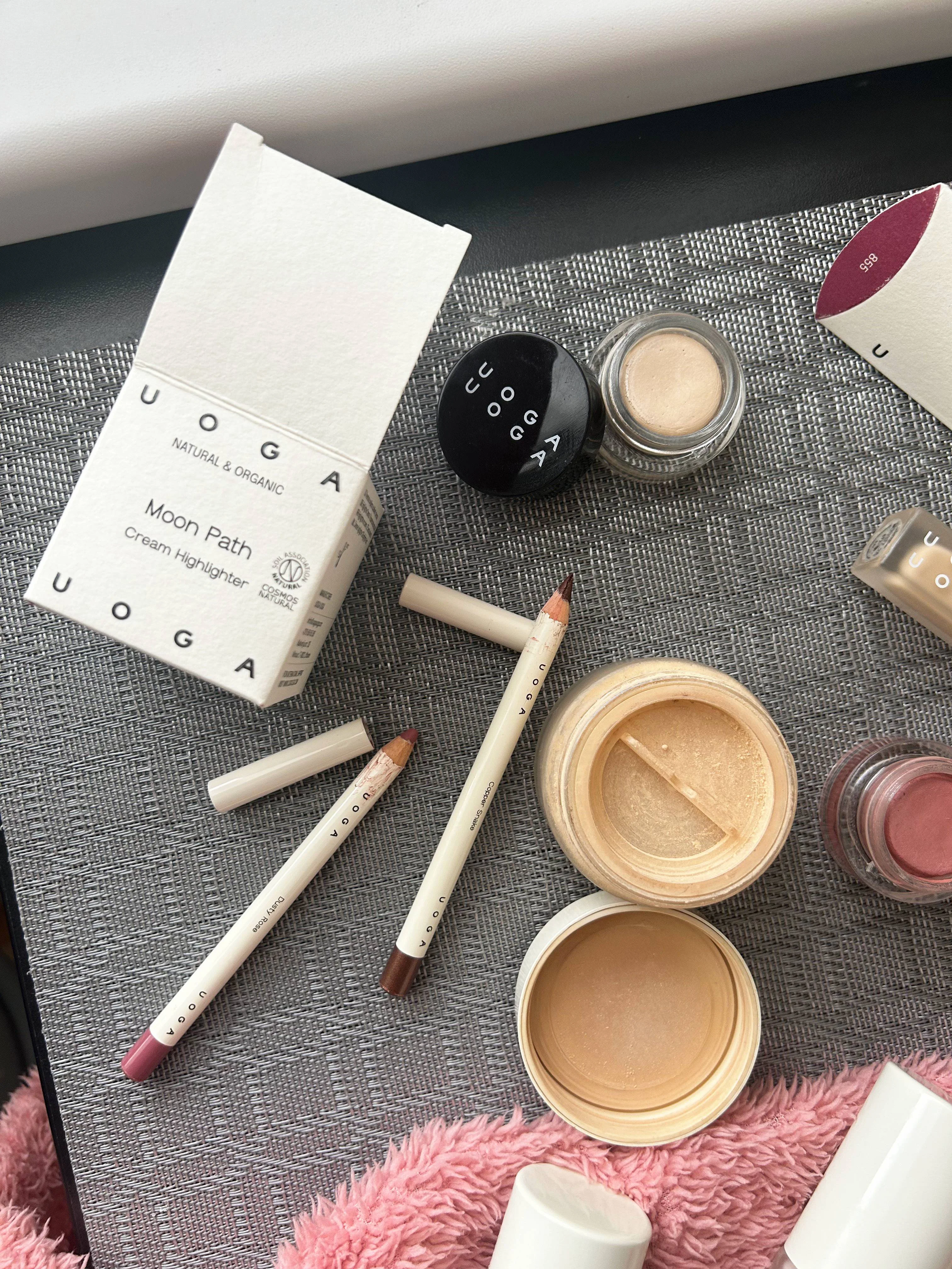 Uoga Uoga Pommade à sourcils crémeuse (2,5 ml) 797 Pebbles & Salt - Blonde - 3 teintes pour des sourcils visiblement plus fournis