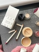 Uoga Uoga Pommade à sourcils crémeuse (2,5 ml) 797 Pebbles & Salt - Blonde - 3 teintes pour des sourcils visiblement plus fournis