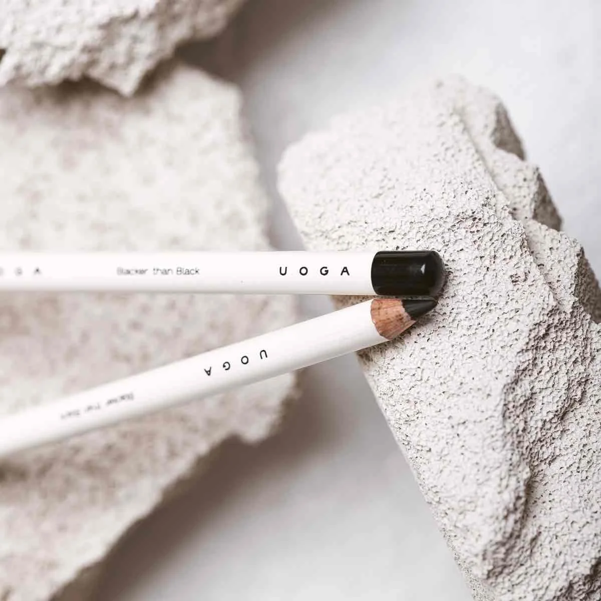 Uoga Uoga Crayon pour les yeux BIO souple 850 Blacker than Black - Noir - 4 teintes pour chaque look