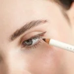 Uoga Uoga Crayon yeux doux BIO 852 Copper Snake - Marron clair nacré - 4 teintes pour tous les looks