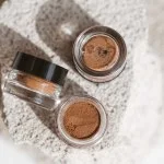 Uoga Uoga Fard à paupières minéral en poudre libre à l'ambre (1 g) 704 Cute - 10 teintes