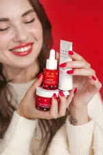 Uoga Uoga Après-shampoing régénérant en spray aux canneberges et à la protéine BIO (100 ml) - pour un démêlage facile et des cheveux brillants
