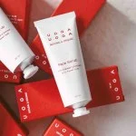 Uoga Uoga Gommage visage régénérant aux canneberges (40 ml) - pour une peau plus lisse et éclatante