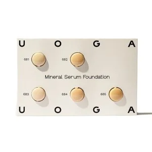 Uoga Uoga Coffret d'échantillons de fond de teint minéral liquide et de sérum SPF 20 BIO (10 x 1 ml) - 10 teintes de fond de teint