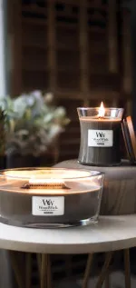 Bougie parfumée WoodWick Rosewood avec mèche en bois 275 g