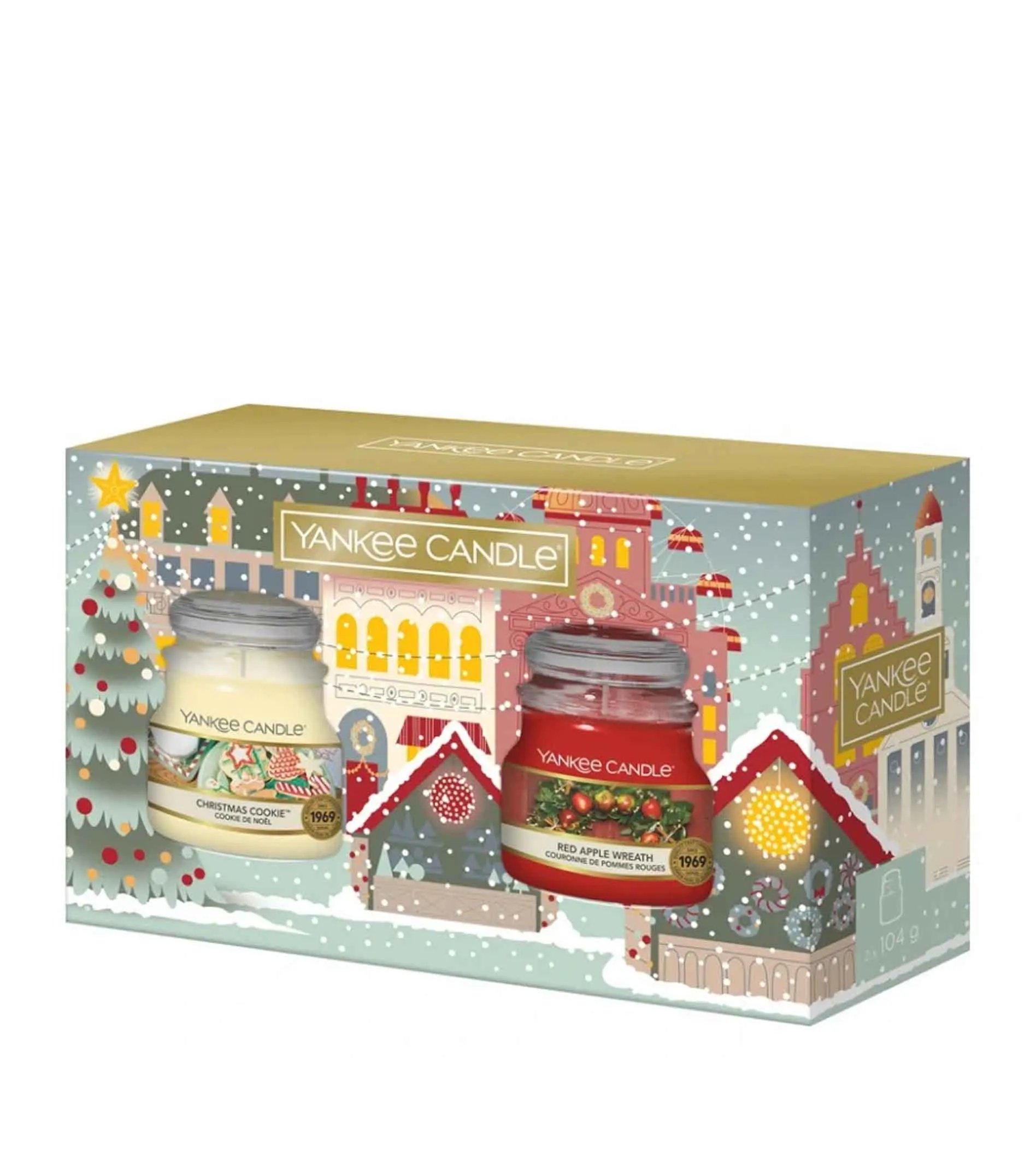 Passport to the Holidays coffret cadeau bougie parfumée Christmas Cookie 104 g + bougie parfumée Red Apple Wreath 104 g Christmas Cookie 104 g + Red Apple Wreath 104 g