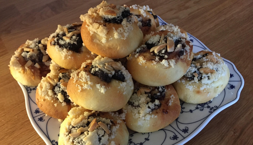 Vous pouvez préparer des gâteaux « Dvojctihodné » à la maison pour qu'ils soient moelleux, bien garn