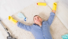 Maintenez votre tapis propre avec ces astuces éprouvées