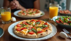 Une nourriture saine et nutritive - pizza au fromage cottage sans farine