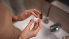 La pommade vitaminée protège la peau des influences de l'environnement.